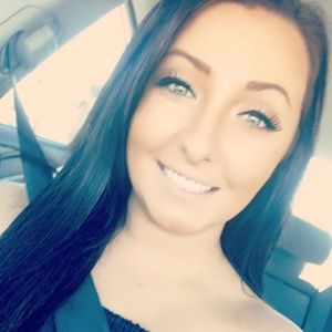 Meet your Posher, Cierra